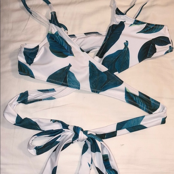 Cupshe Palm Leaf Tie Blini Set - Picture 6 of 8